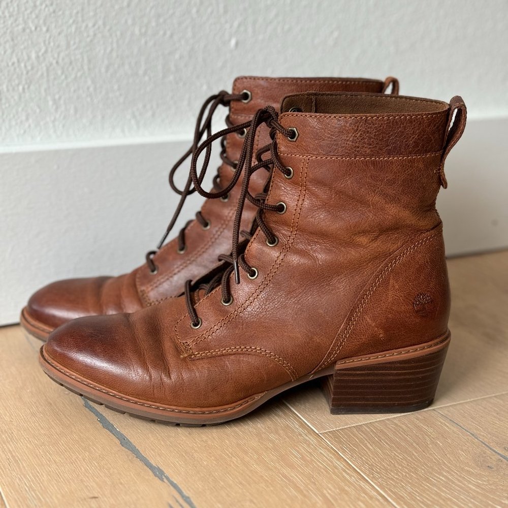 Timberland Women's Sutherlin Bay Mid Lace-Up Boots